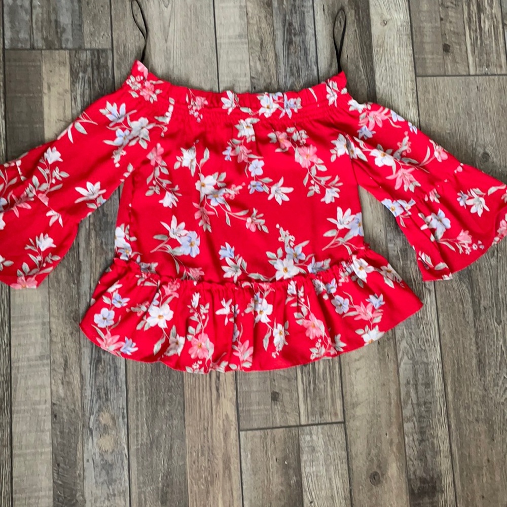 off the shoulder floral cute top!!
